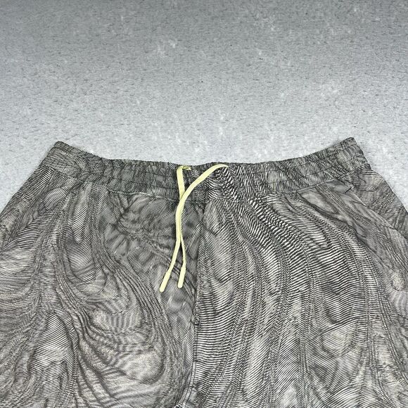 Lululemon Pace Breaker Shorts Mens Size Large Yellow Inseam 7 in No Liner - Picture 2 of 11